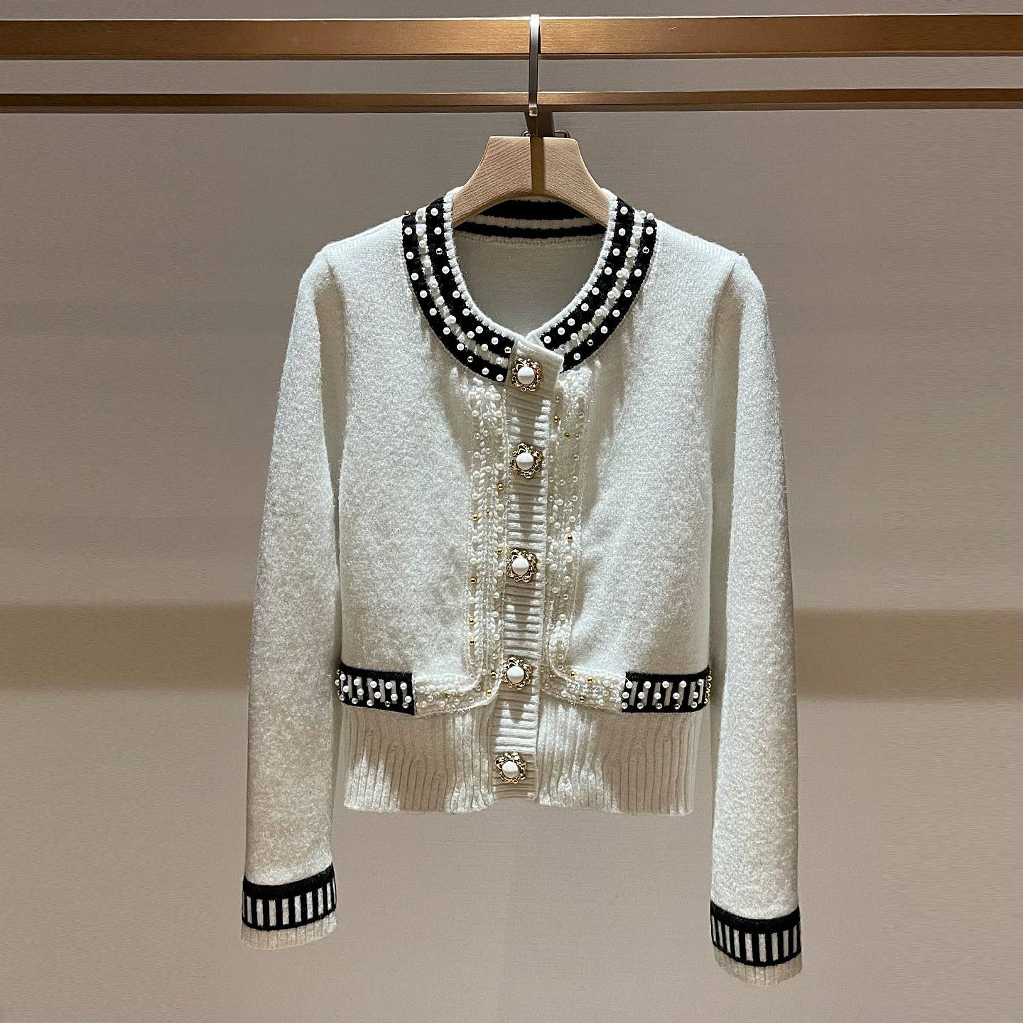 Productseeker - Vendita all'ingrosso Cardigan - Donna - JK245 2025 Cardigan in Maglia con Perline Vintage per Autunno Inverno2