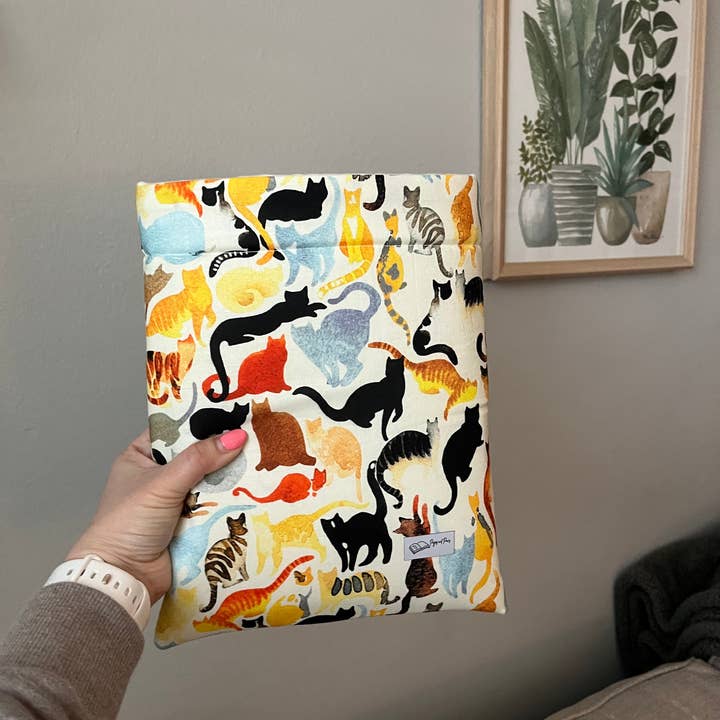 Pages and Paws - Vendita all'ingrosso Copertine per libri - Copertina colorata per libri con gatti ad acquerello1