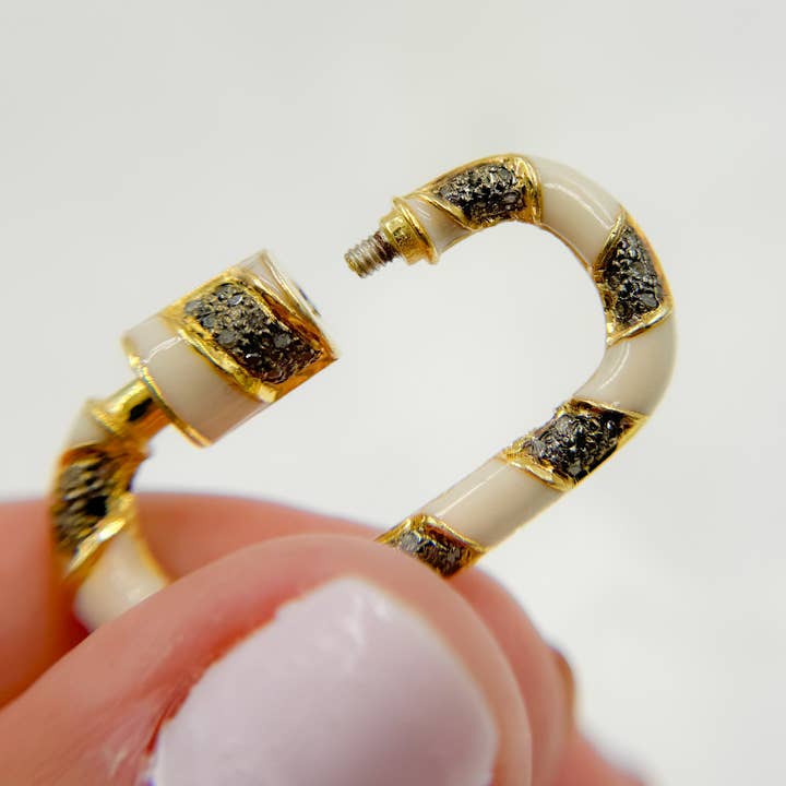 Tresor Jewelry Inc. - Wholesale Jewelry - Men's - DC091A. Diamond Sterling Silver Oval Carabiner Clasp with Enamel3