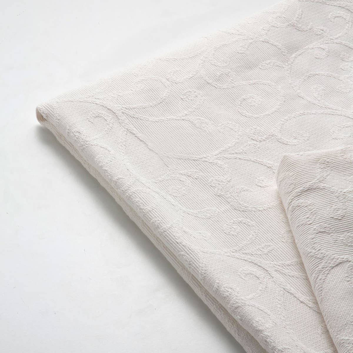 Guy Laroche - Wholesale Bedding Blanket - FLEUR beige bedspread1