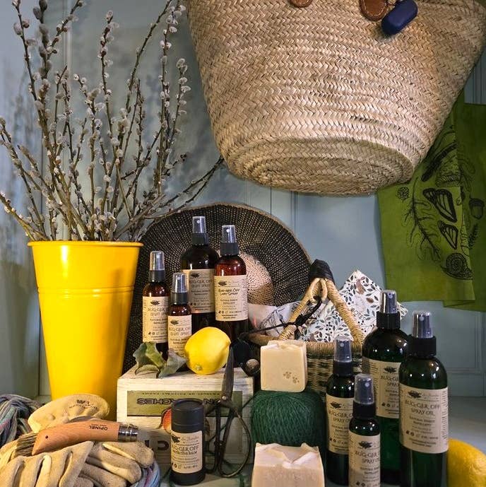 Du Jardin Beauty - Wholesale Insect Repellent - Bug-Ger Off Light Spray Natural Insect Repellent2