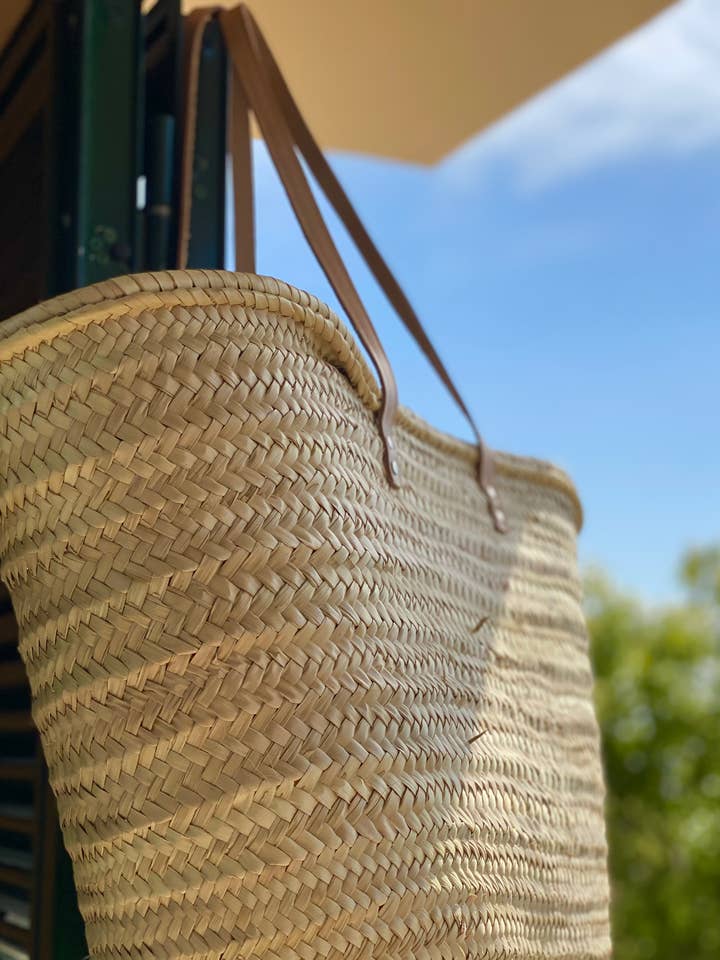 LONG HANDLE PALM BASKET for wholesale by Maya Mallorca