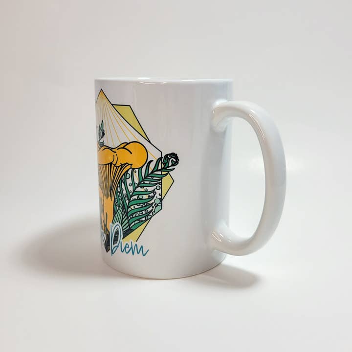 Mushroom Marauder - Wholesale Koffiemok - Carpe Diem Cantharelle | Mushroom mok | Mushroom artwork on
