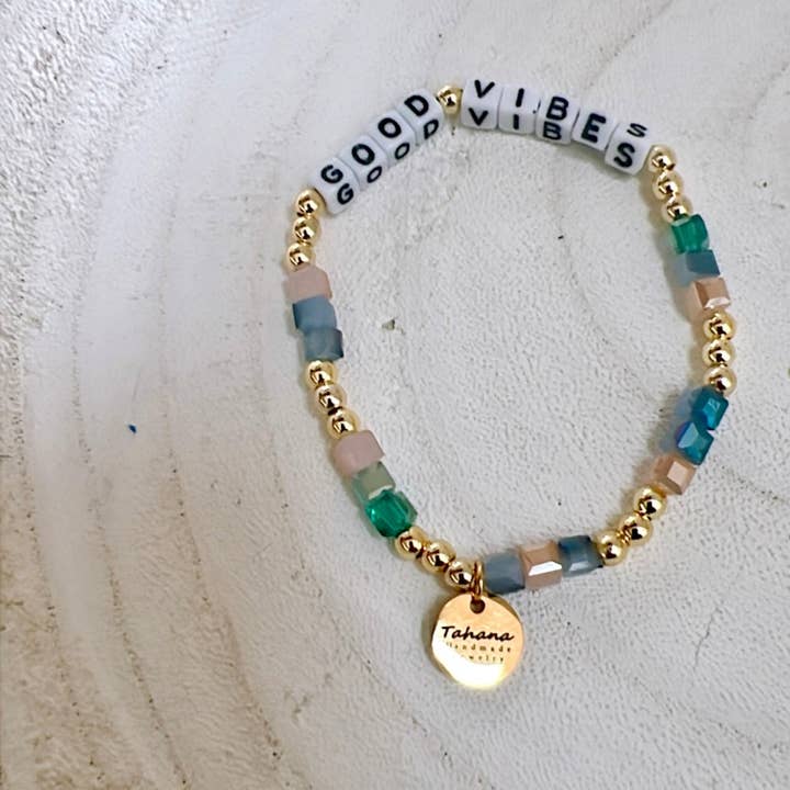 Tahana Designs – Engroshandel Perlearmbånd – Personligt ordarmbånd6