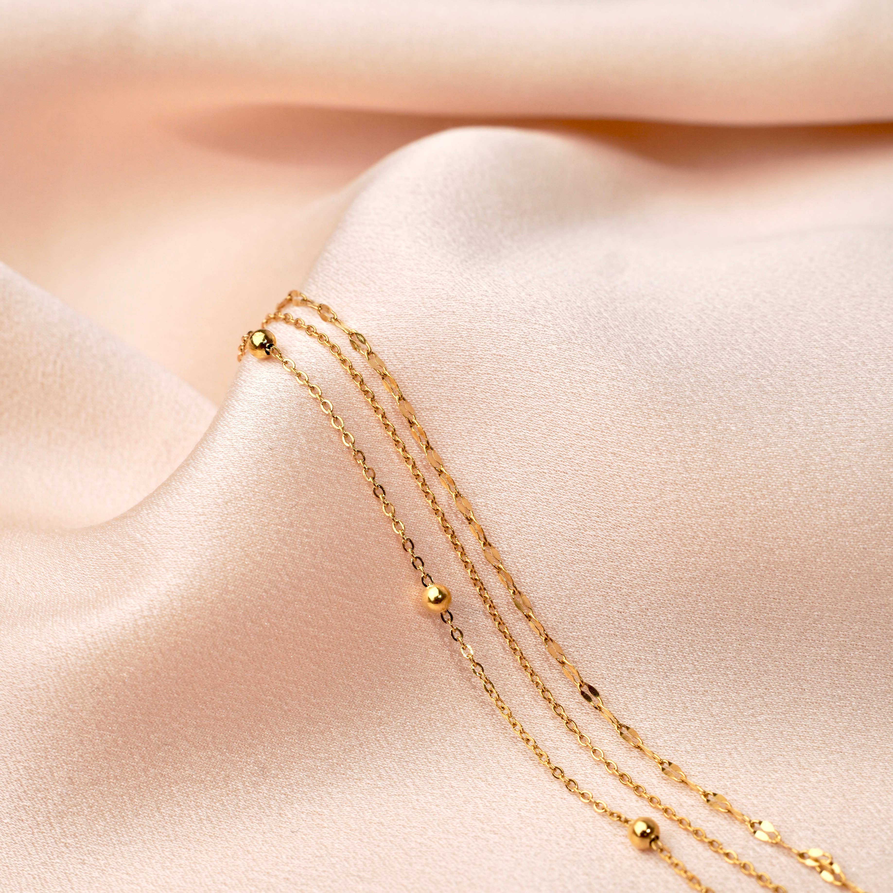 Victoire Collection - Wholesale Link & Chain Bracelet - Triple chain bracelet1