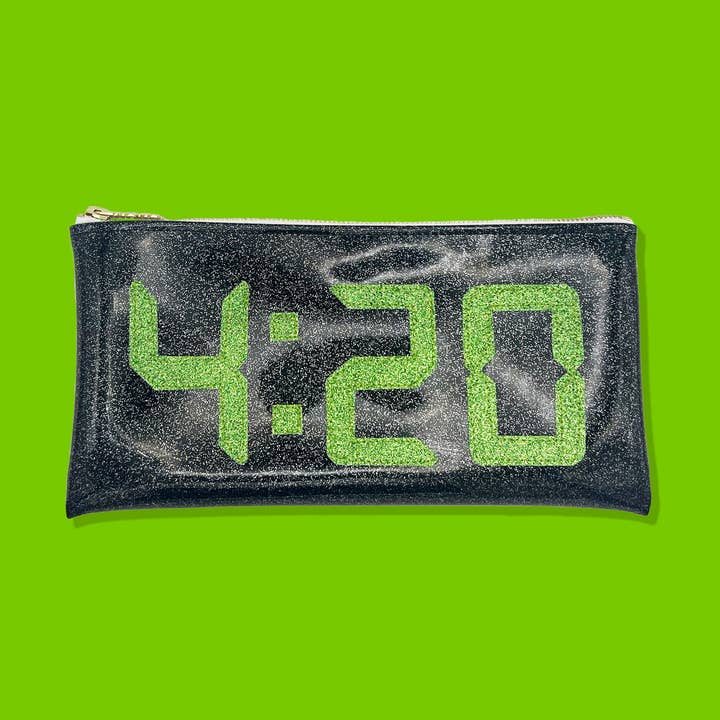 KUSH KLUTCH! ⏰ 420 Horas O Presente Brilhante Definitivo para Stoners! por atacado de Julie Mollo!