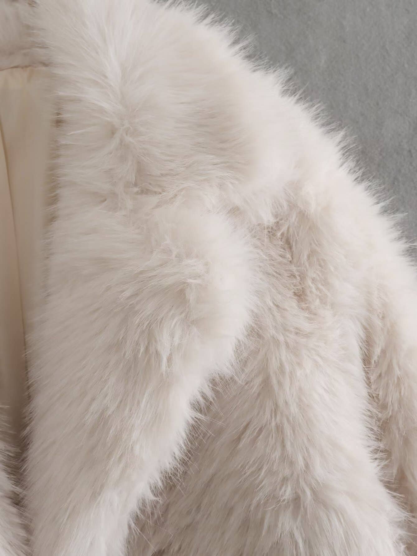 White Stylish Loose Midi Faux Fur Coat for wholesale on Faire4