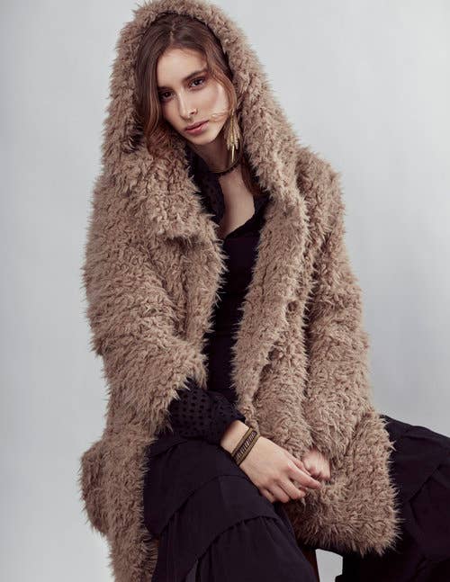 This Ilk – Großhandel Ohrhänger – Papageien-Ohrringe aus handgefärbter Spitze mit Messingkette7