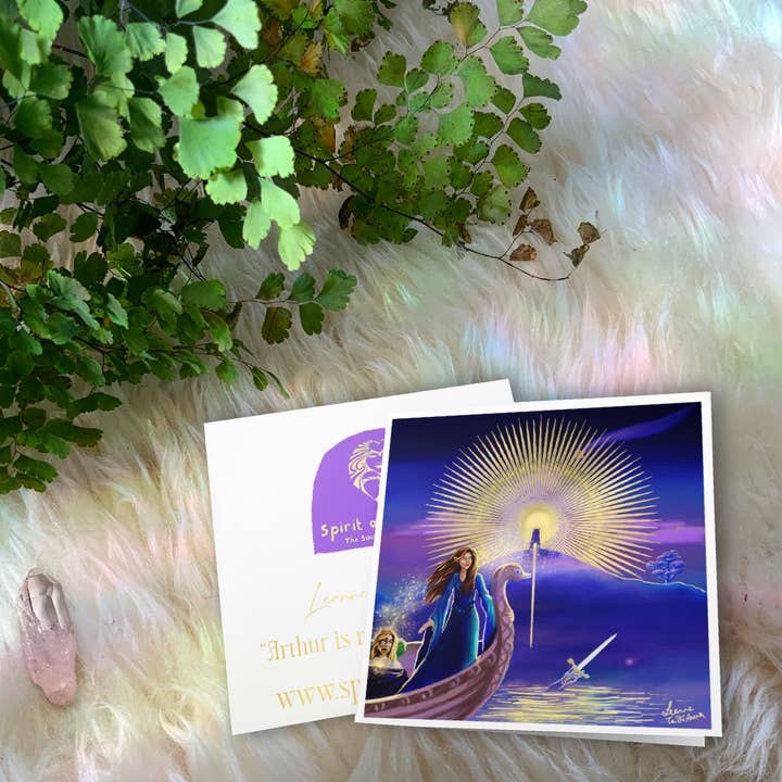 Arthur é recebido no Avalon - Cartão de saudação Square por atacado de Spirit of Lemuria