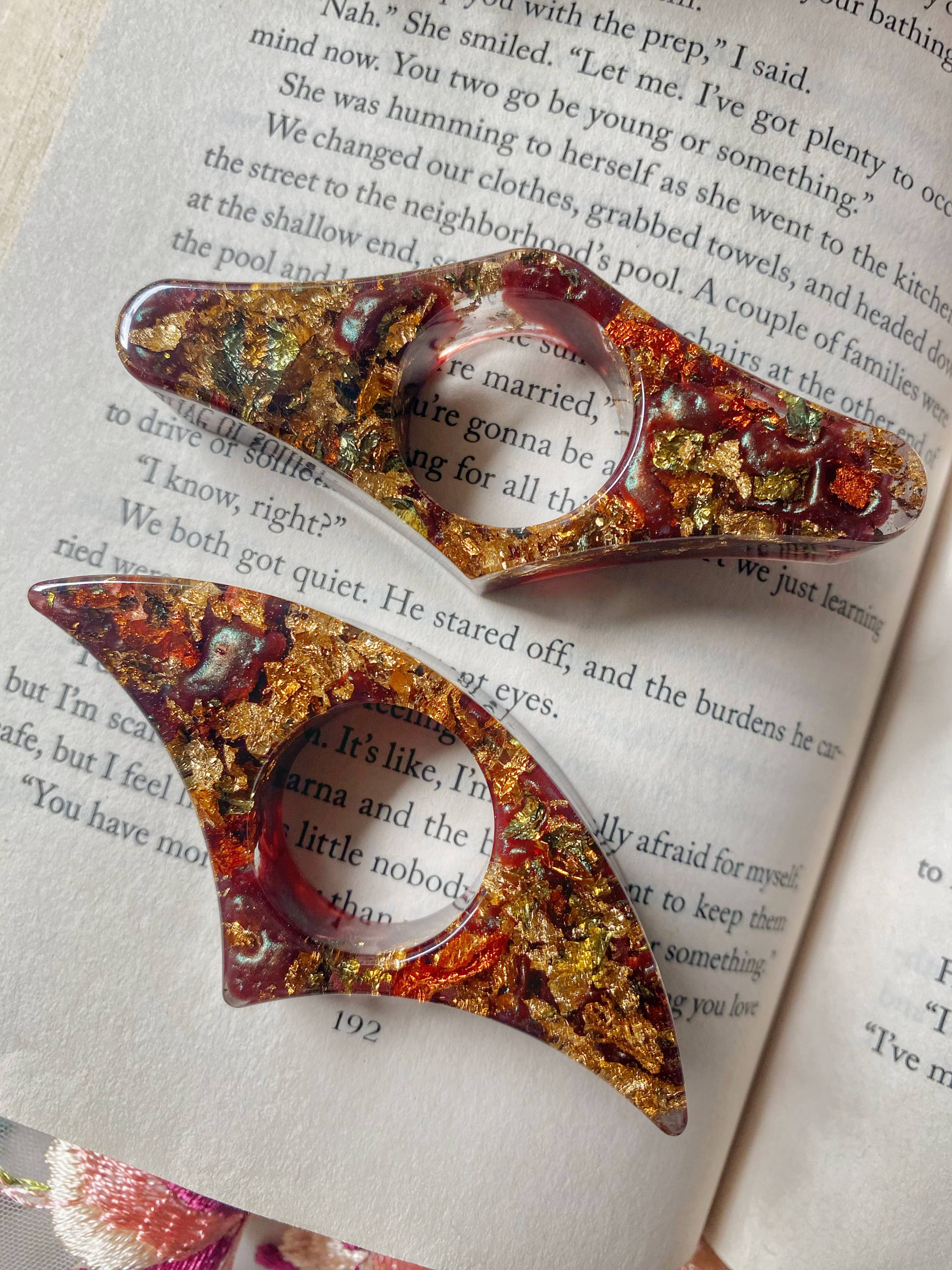 Hold It There - Wholesale Book Holder - Romantasy Courts Collection14