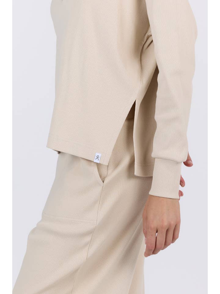 Beige Time Out Top för wholesale på Faire4