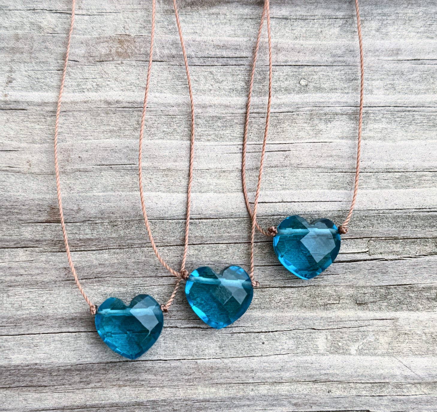 Merelani Designs – Großhandel Kette mit Anhänger/Charm – Apatit-Hydroquarz-Herz-Kordelkette1