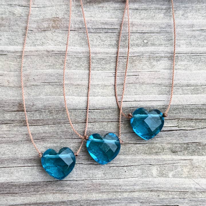 Merelani Designs – Großhandel Kette mit Anhänger/Charm – Apatit-Hydroquarz-Herz-Kordelkette1