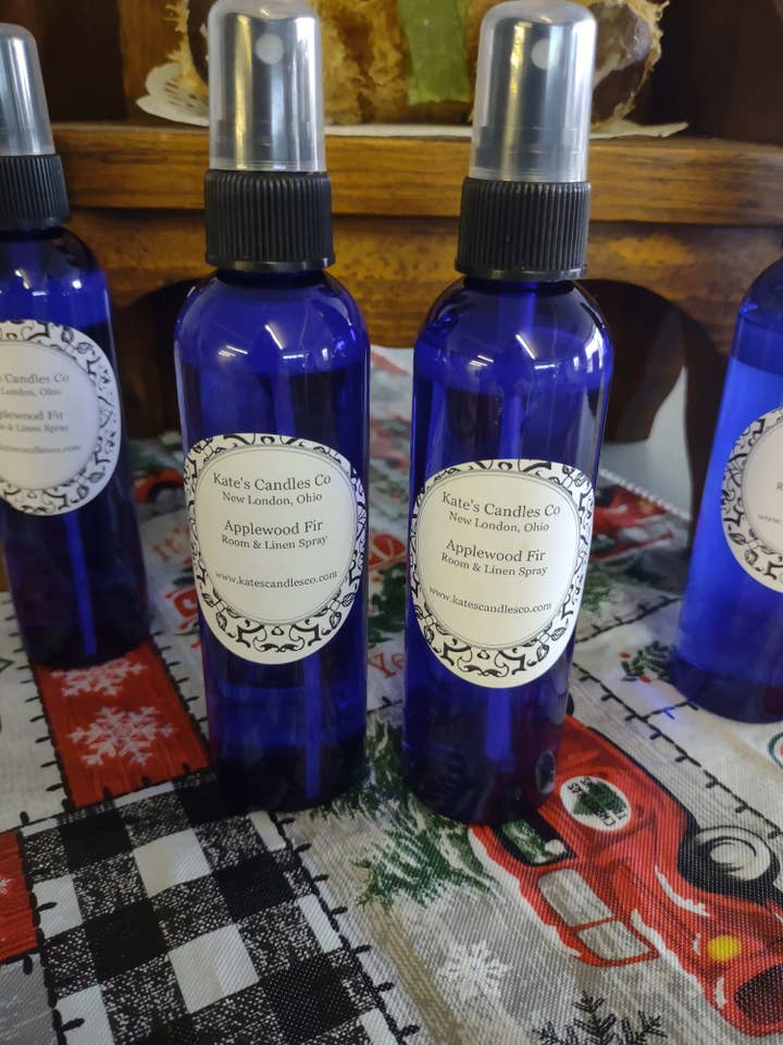 Spray pour Chambre et Linge au Sapin Applewood pour la vente par Kate's Candles co
