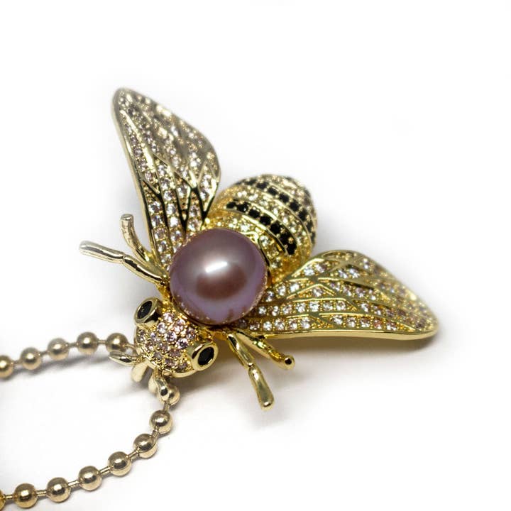 Honning Bee Pearl lang halskæde/broche for engroshandel hos Timeless Pearl