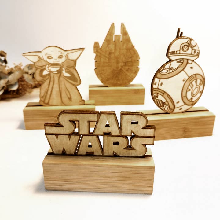 Estatueta de Madeira Star Wars - Troféu Geek - Decoração para Casa por atacado de Studio Rima