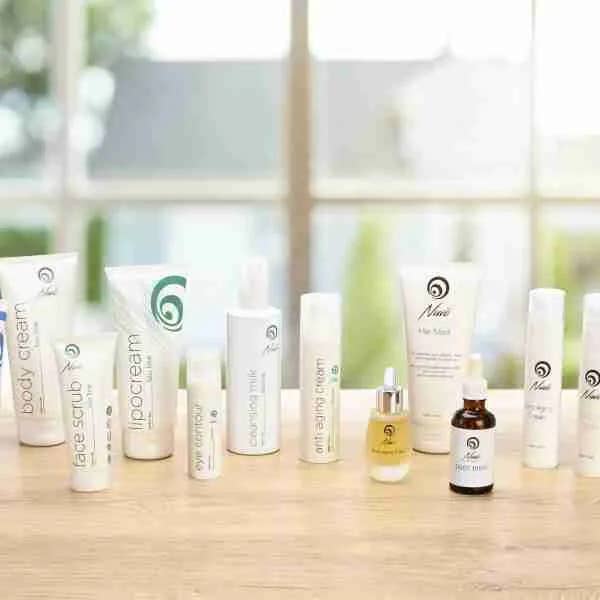 Nuvò Cosmetic - Wholesale Anti-Aging Moisturizer - Snail Slime Face Cream 80% + Hexapeptide-8 and Retinol 50ml3