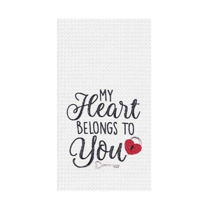 Torchon de cuisine en solde pour la Saint-Valentin Heart Belongs To You pour la vente par C&F Home
