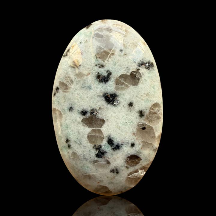 Cabochon Pegmatite à Tourmaline Amazonite pour la vente par Sphères Nomades