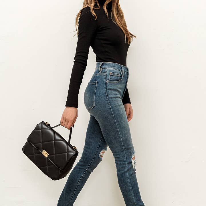 Jen & Co. - Wholesale Crossbody Bag - Women's - *SALE* EH2244 Harp Quilted Twist Lock Crossbody