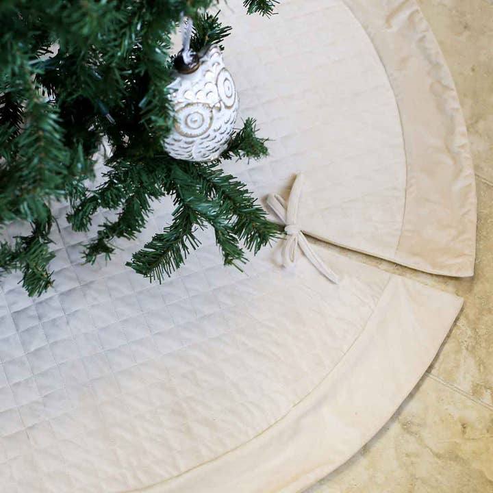 The Royal Standard - Wholesale Tree Skirt - Quilted Tree Skirt Cream 48x48
