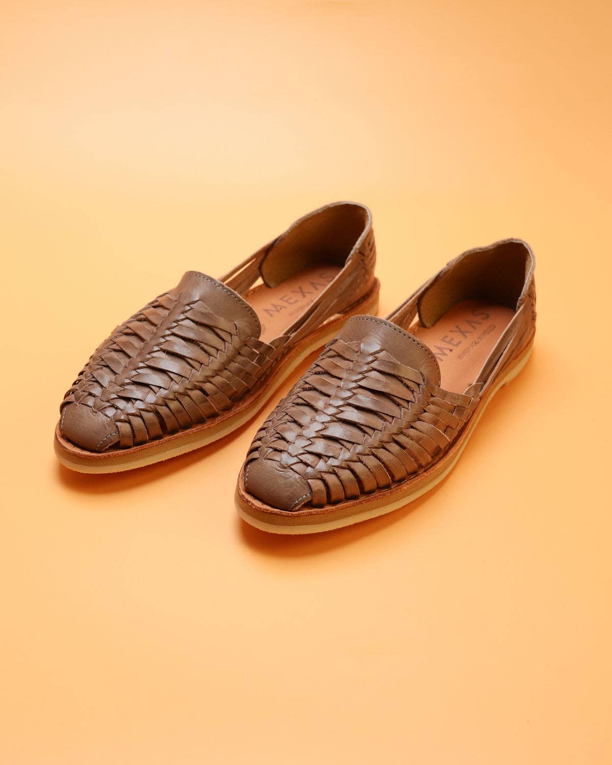 Mexas EU - Wholesale Sandals - Women's - TOTOPO - Taupe-colored leather huaraches for men1