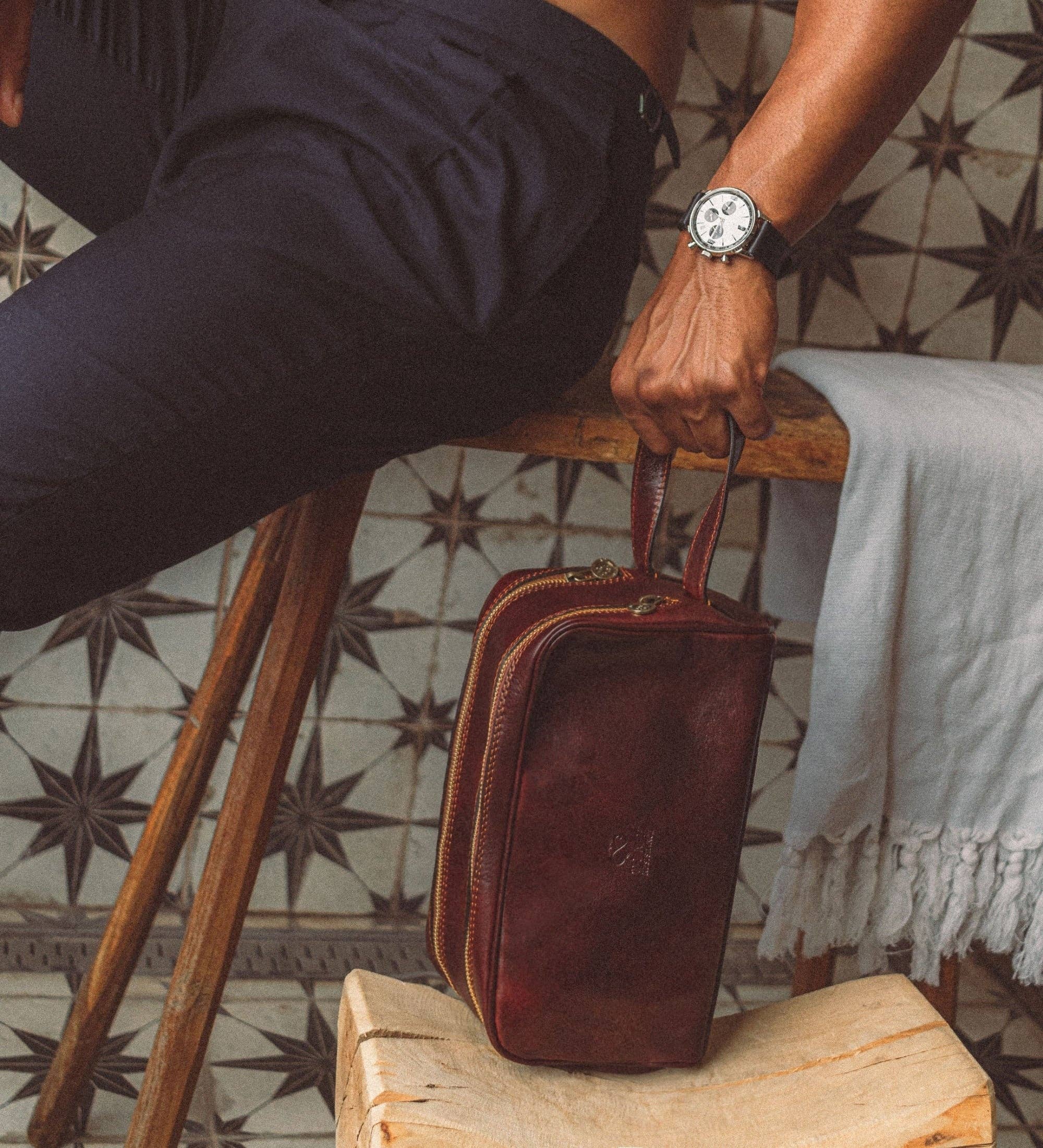 Time Resistance - Wholesale Make-up tas/toilettas - Leren Cosmetica Tas Dopp Kit - All the Kings Men1