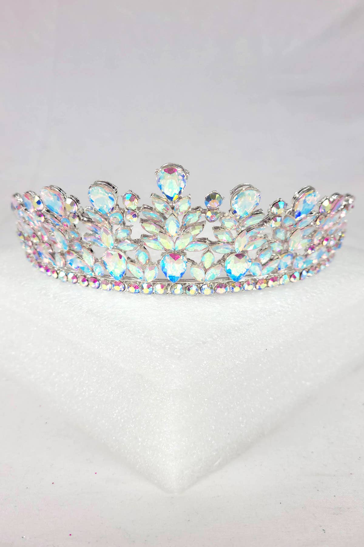 Chicas - Wholesale Tiara - Women's - Metal tiara with jewel rhinestones, one size fits all HT97111