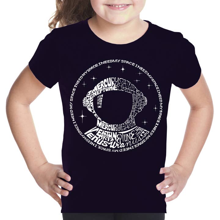 Camiseta Girl's Word Art - Eu preciso do meu astronauta espacial por atacado de LA Pop Art