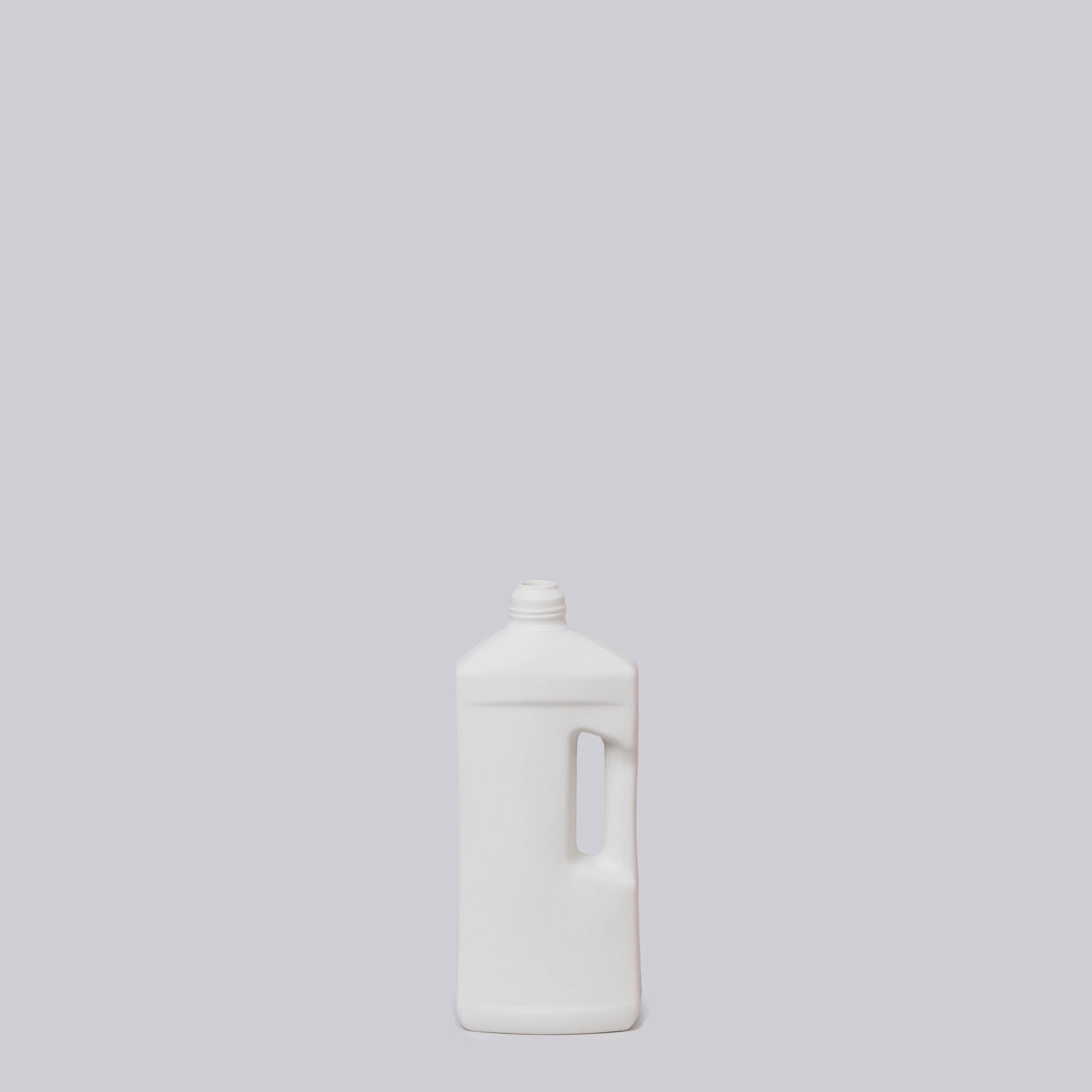 Middle Kingdom - Wholesale Vase - Matte Porcelain Motor Oil Bottle Vase7