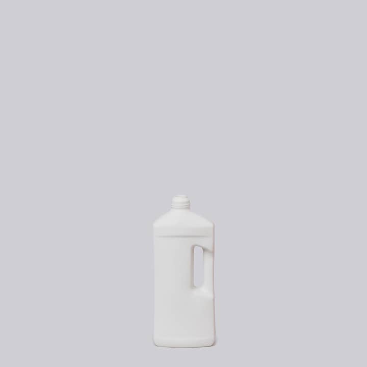 Middle Kingdom - Wholesale Vase - Matte Porcelain Motor Oil Bottle Vase7
