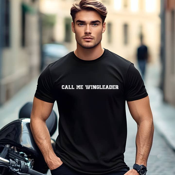 Kalla mig Wingleader tee för wholesale av Fiction and Fibre