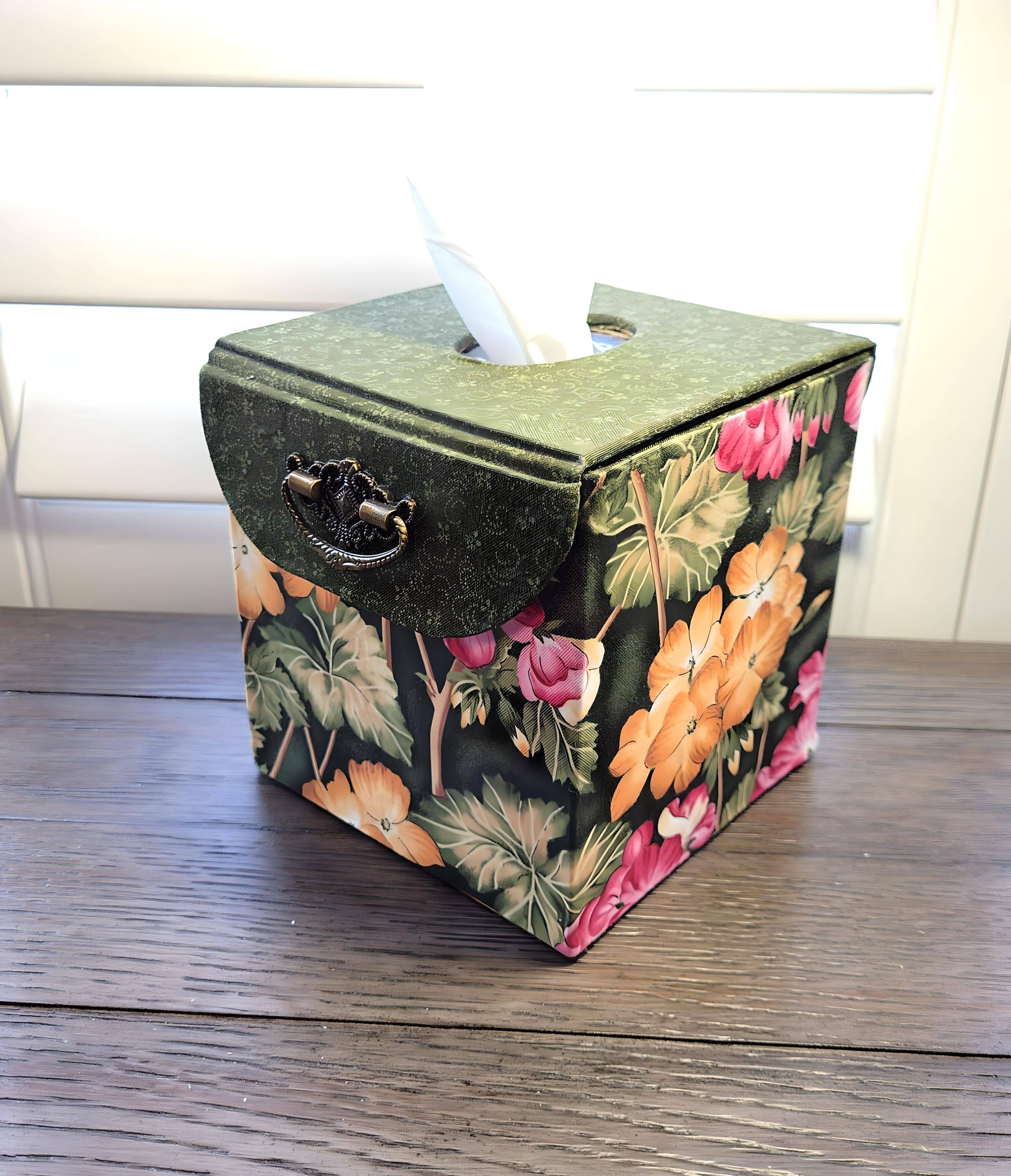 Chic Brico - Venta al por mayor Cajas de pañuelos - Portapañuelos de Tela, Decoración Elegante para el Hogar, Verde Oliva Oscuro y Flores de Jungla Vivas4