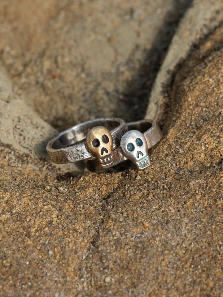 Bague Crâne | Laiton ou Argent sur Bande en Argent Sterling Massif pour la vente par The Cyprus Cabinet