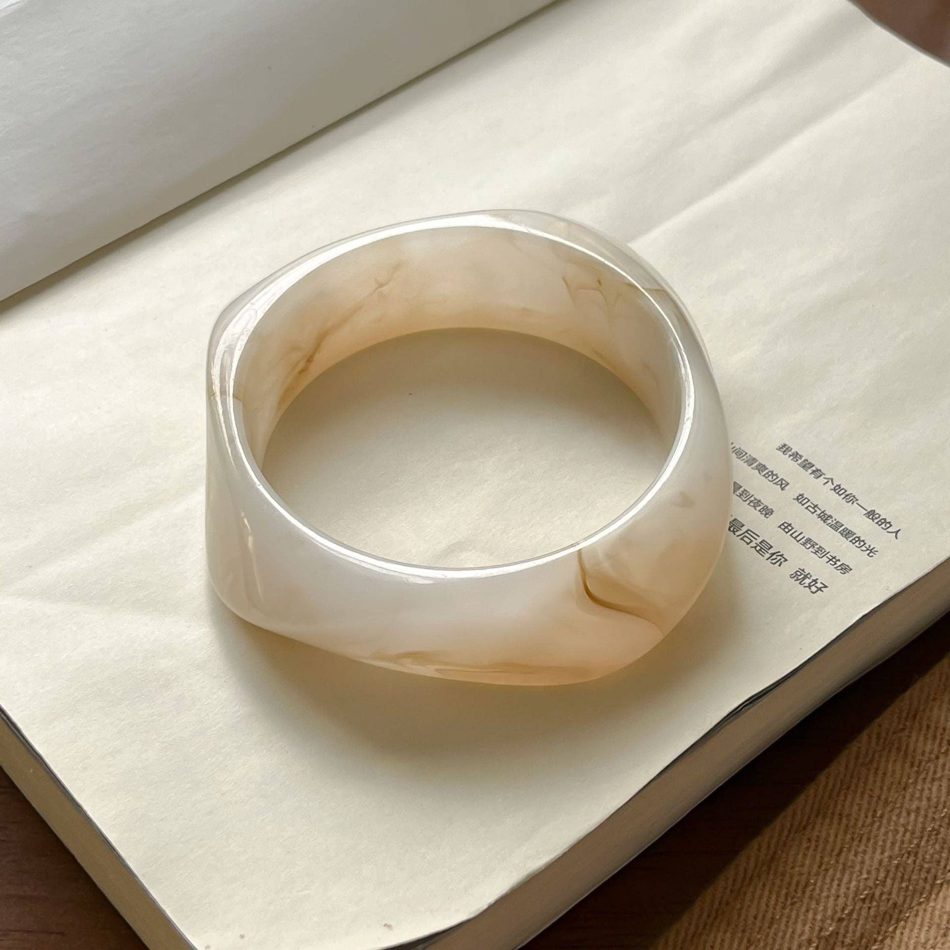 Dipped Shop - Vente Bracelet jonc - Bracelets en acrylique polygonaux géométriques irréguliers DP25B5688