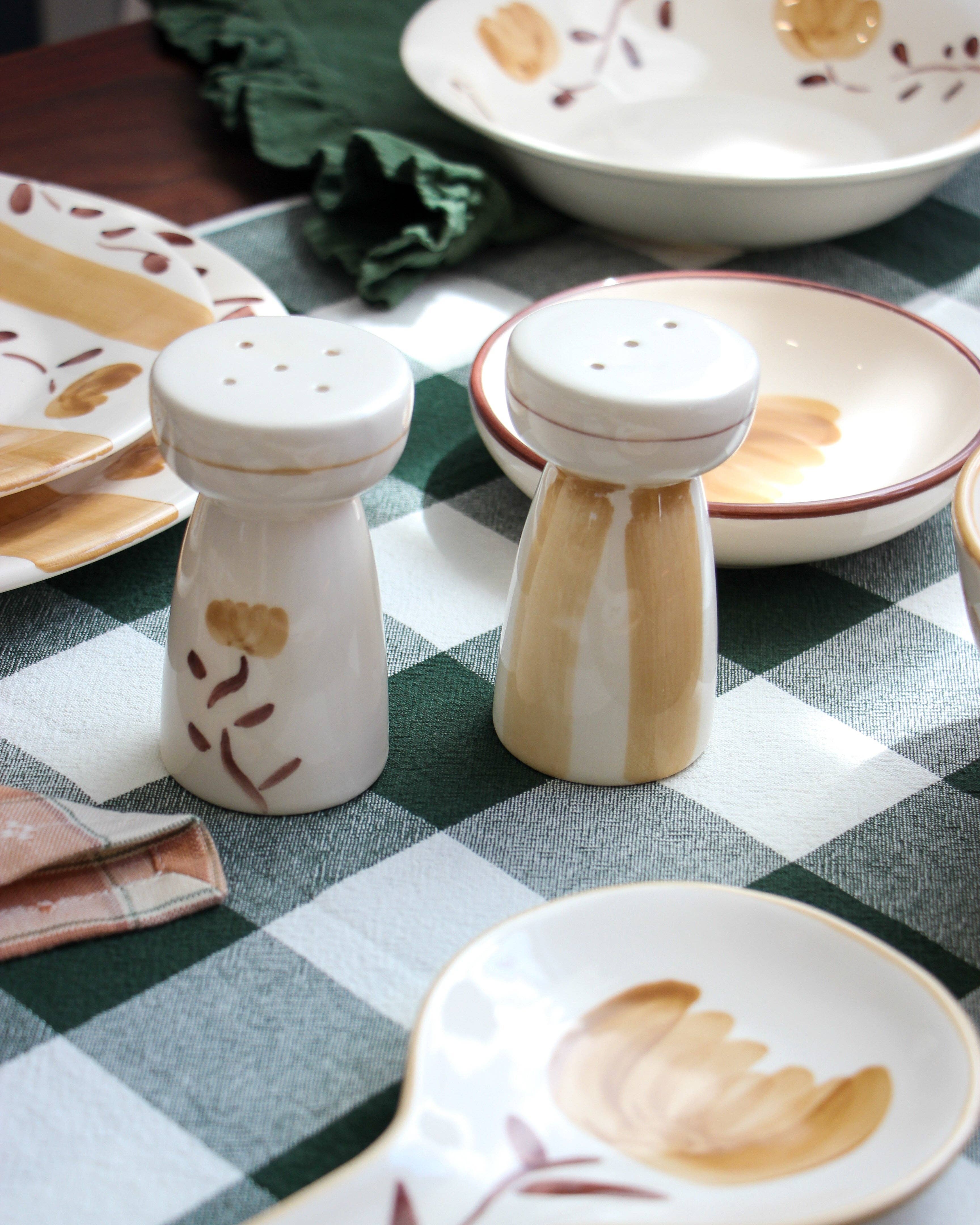 Pó de Barro - Wholesale Salt & Pepper Shaker Set - Dolce Latte Ceramic Salt & Pepper Shaker Set1