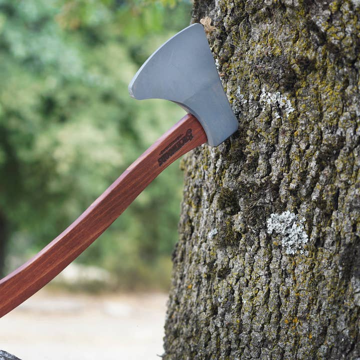 Hachette en bois teinté et peint de 15 po pour la vente par Backwoods Provisions