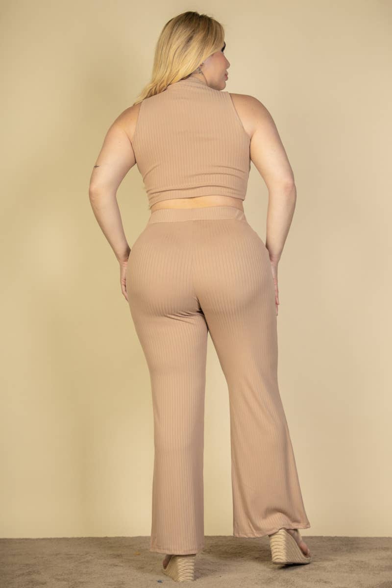 CAPELLA APPAREL – Engroshandel Top- og buksesæt (IKKE Loungewear) - Dame – Plus Size Ribbed Mock Neck Crop Tank Top & Bootcut Bukser Sæt3