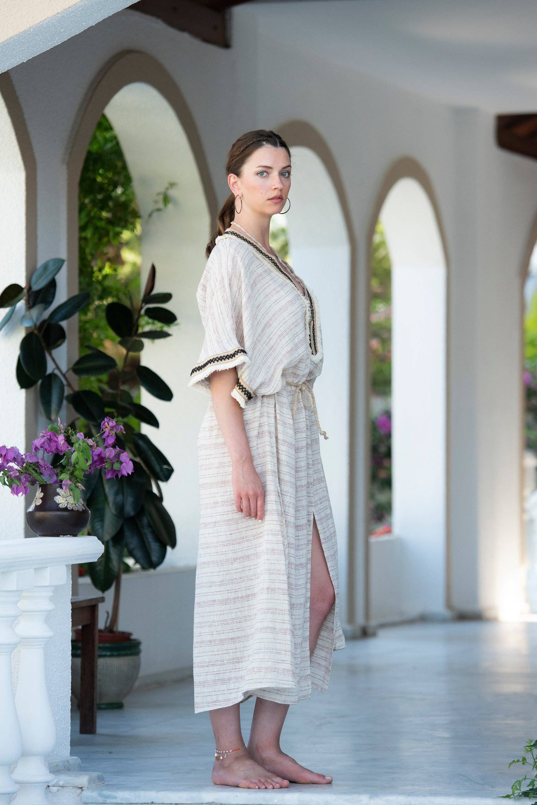 Laluzza S.L. – Großhandel Kaftan – Damen – Fließender Leinen-Kaftan6