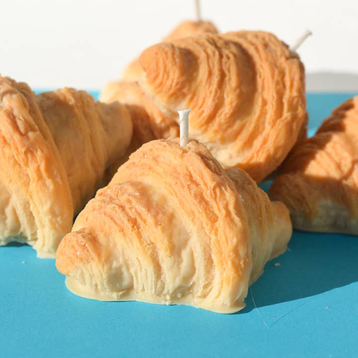 Glow Worm Goods - Wholesale Novelty Candle - Croissant Candle2