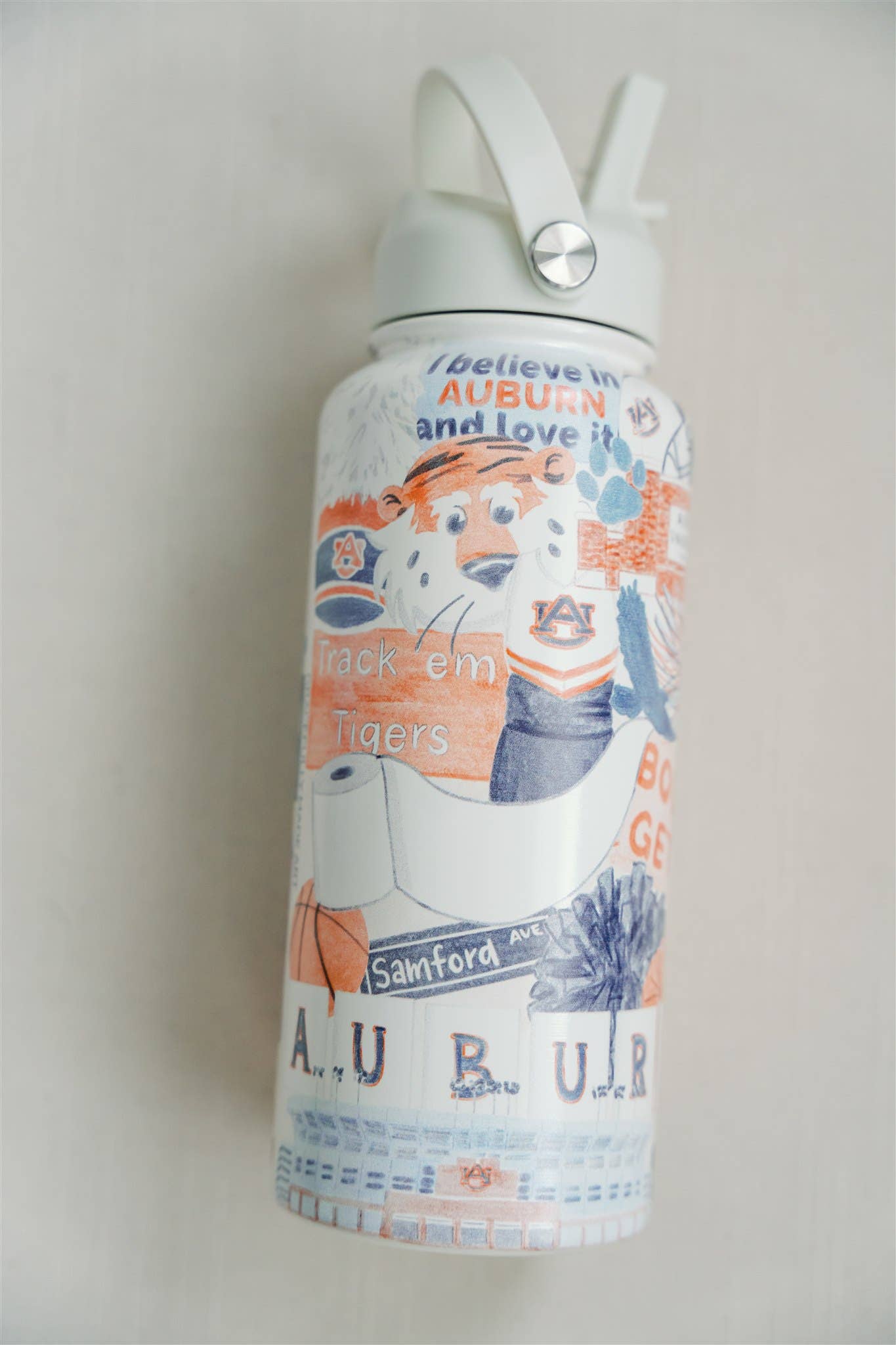 Gracefully Made Art - Wholesale Water Bottle - Auburn University 32 oz Insulated Water Bottle 3