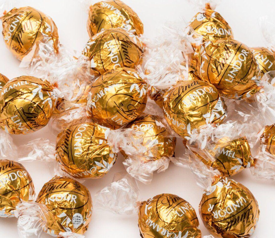 Snacky Candy – Großhandel Schokoladenschachtel – Lindt Lindor Karamell-Schokoladentrüffel 60 Stück 720 g2