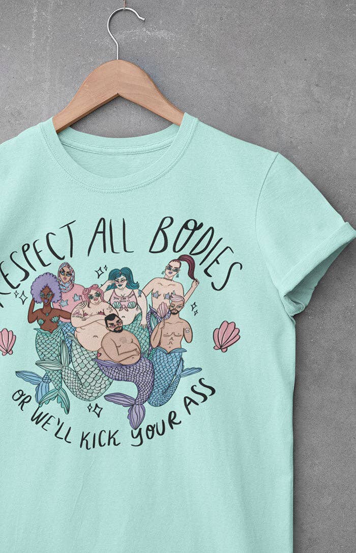 Chiaralascura – wholesale T-shirts med screentryck – Dam – Unisex t-shirt i ekologisk bomull med Body Positive sjöjungfruar28