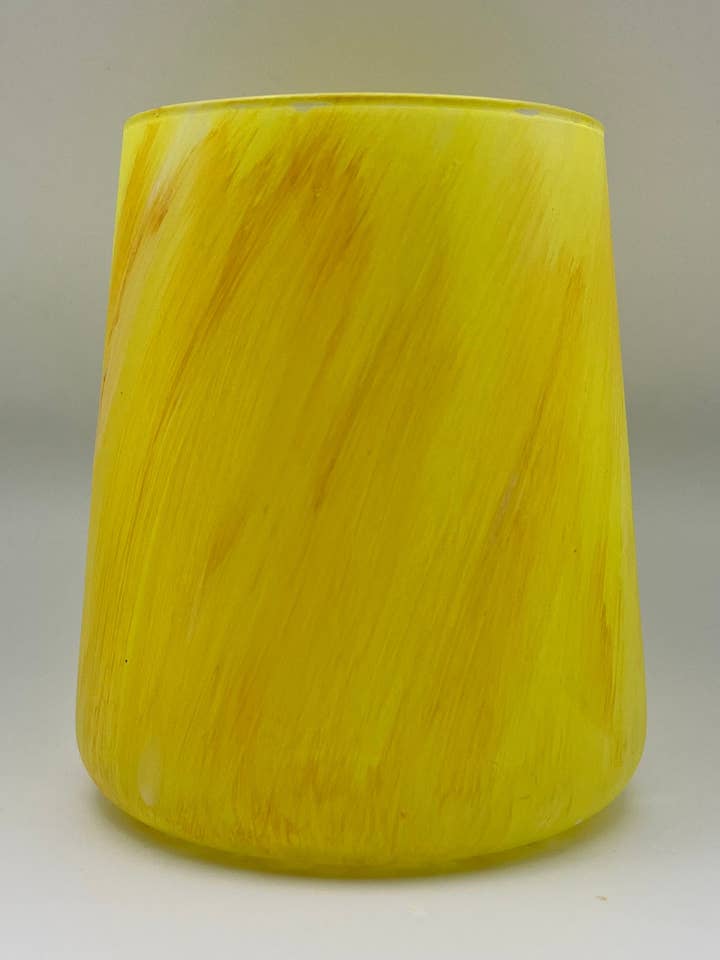 Bougie de luxe au soja jaune peinte à la main pour la vente par Maouiwowwie