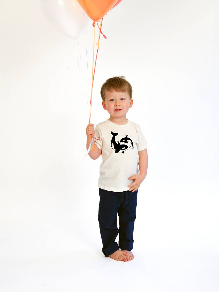 Orche -- Maglietta per Bambini in Cotone Organico Serigrafato per la vendita all'ingrosso da parte di Orange Twist Studio LLC