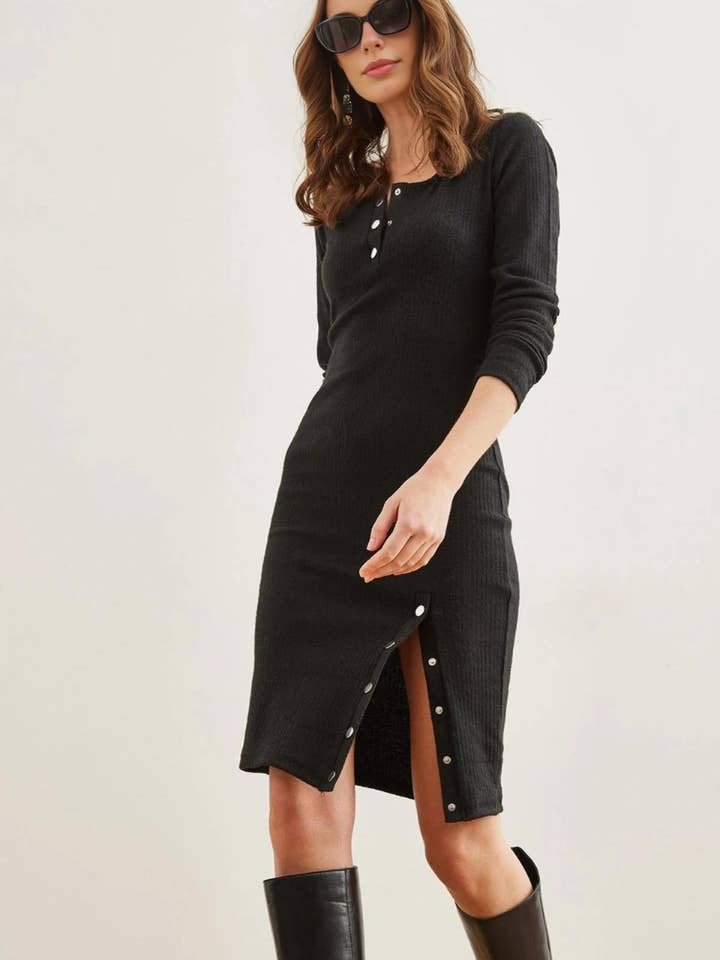 Borstad stretchklänning med knappdetaljer och slits för wholesale av Hoxton Gal