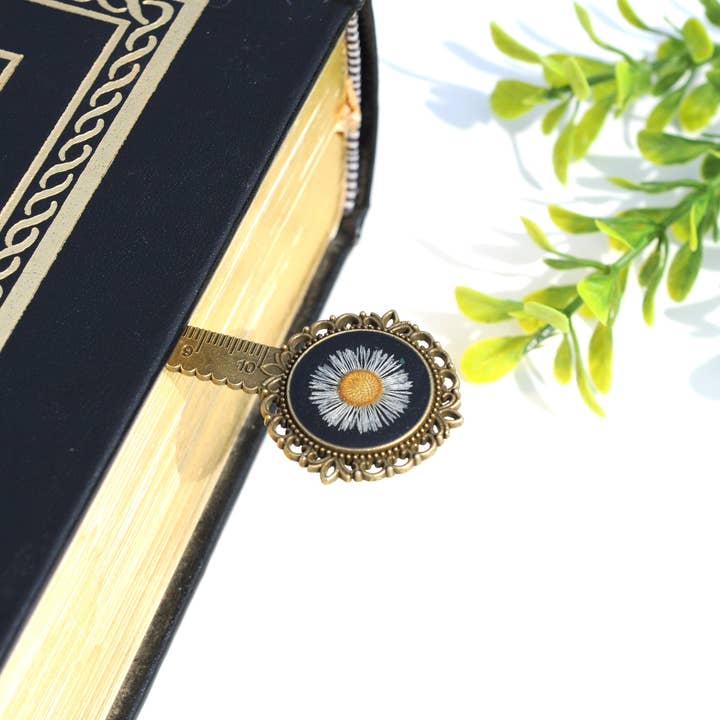 Marque-page en forme de fleur pressée pour la vente par My Beverly Jewelry