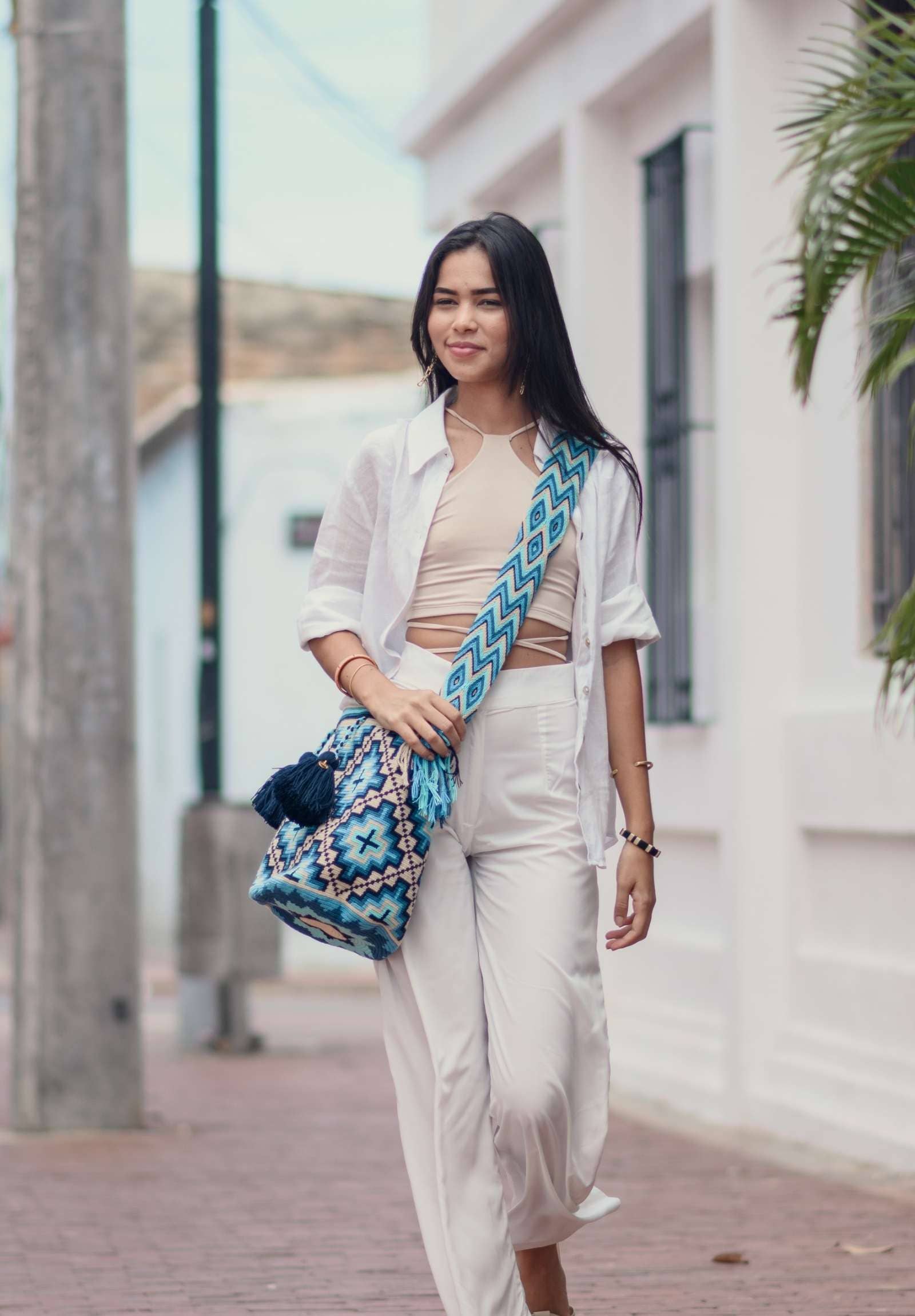 Lombia + Co. - Wholesale Crossbody Bag - Women's - AUTHENTIC Handmade WAYUU Bag (Carmen Size L)3