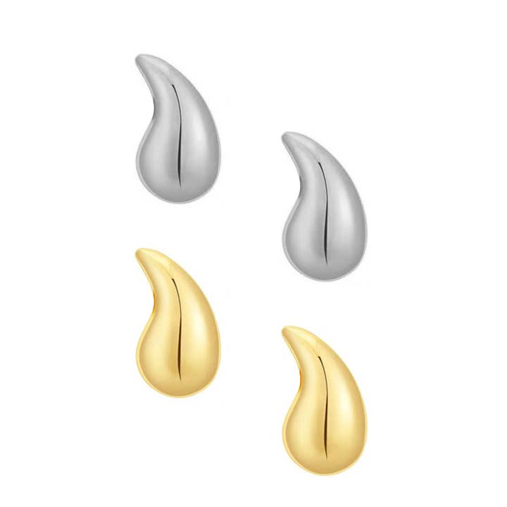 clous en forme de goutte d'eau pour la vente par Adriana Pappas Designs