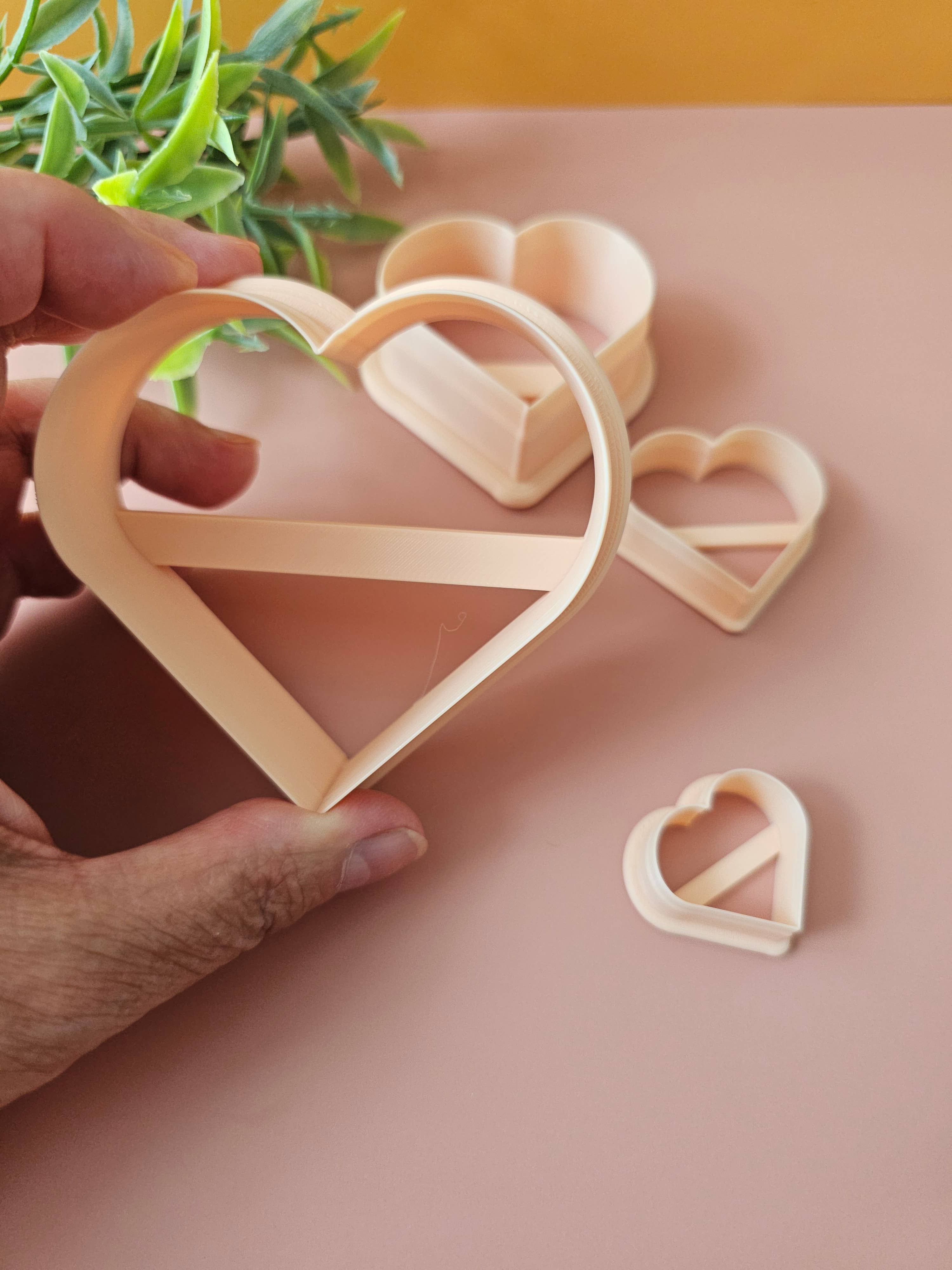 Carambola Desings - Wholesale Cookie Cutter - Heart set of 4 Sandwich cutters 3